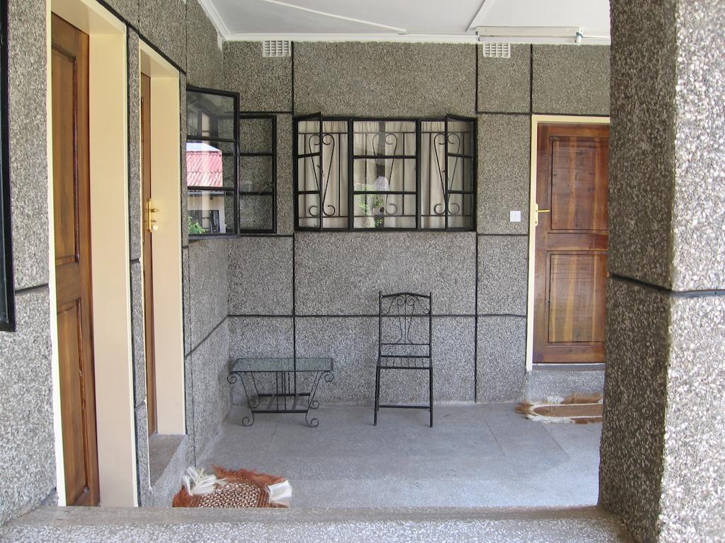 The Stone Guest House Лівінґстон Екстер'єр фото